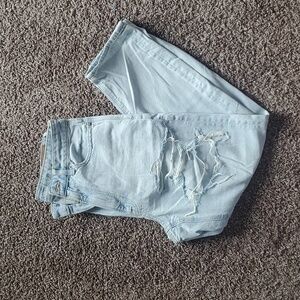 AMERICAN EAGLE Womens HighRise Light Wash Distressed Mom Jeans